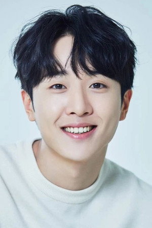 윤우